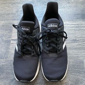 Adidas black cloud foam shoes (boys) size 6 (Big Boys)